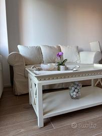 Tavolino da soggiorno in legno bianco con ripiano