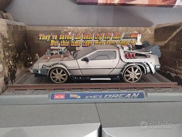 modellino DeLorean 