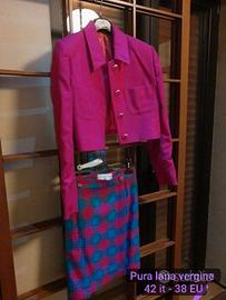 Completa donna in pura lana.