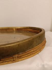 Centrotavola midollino e metallo ottonato