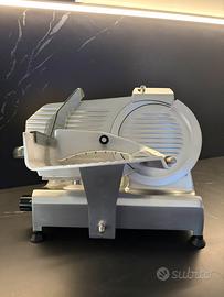 Affettatrice professionale con lama dim 22