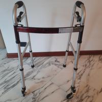Girello deambulatore pieghevole