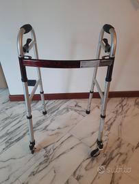Girello deambulatore pieghevole