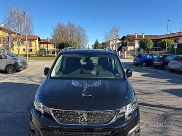 PEUGEOT RIFTER PER TRASPORTO DISABILI