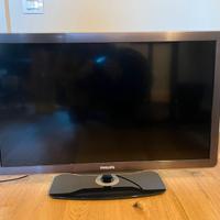 TV LCD 40” con piedistallo, telecomando e decoder