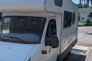 Camper Mansardato per 6 persone