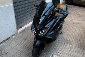 Kymco AK 550