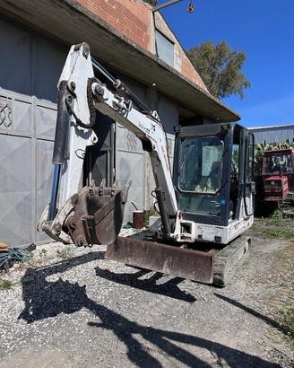MINI ESCAVATORE BOBCAT 331
