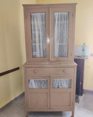 Credenza della nonna a doppio corpo