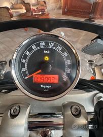 MOTO TRIUMPH AMERICA 865 cc