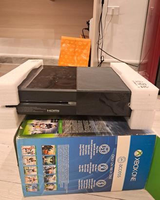 Xbox One 500GB + 5 Giochi + Accessori