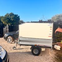 Carrello chiuso per auto