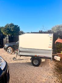 Carrello chiuso per auto