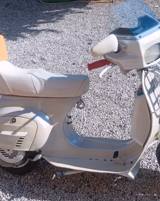 Piaggio Vespa 50 Special 