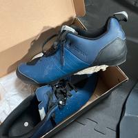 Scarpe triban e pedali