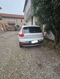 Volvo XC40 pari a nuova 