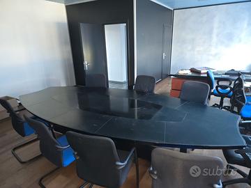 Mobili di design per svuotamento uffici