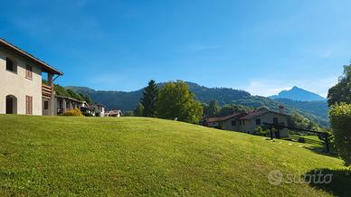 Splendido appartamento di testa con patio coperto