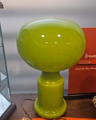 lampada in vetro opalino 