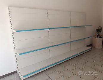 Scaffale negozio a parete
