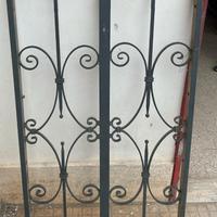 Cancello inferriata finestra lavorata con decori
