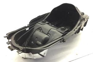 YAMAHA MAJESTY YP 400 CARENA VANO SOTTOSELLA 2007 