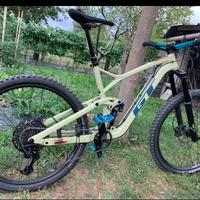 Bicicletta enduro gt carbon taglia M