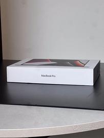 MacBook Pro 16" M1 Pro (2021) - 16GB RAM / 512GB -