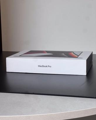 MacBook Pro 16" M1 Pro (2021) - 16GB RAM / 512GB -