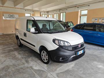 Fiat Doblo Cargo furgone van 2 posti autocarro uni