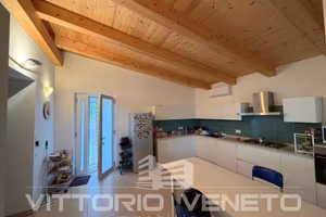 Villa di 242 m² con più di 5 locali e box auto dop