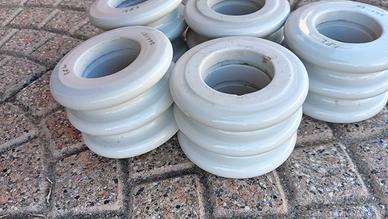 isolatore elettrico in ceramica 