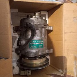 Radiatore e compressore aria condizionata