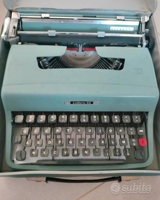 Macchina da scrivere Olivetti Lettera 32 