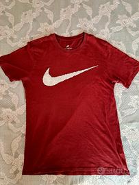 T-shirt Nike