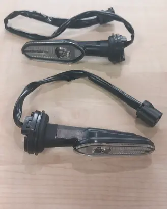 INDICATORI DI DIREZIONE POSTERIORI YAMAHA MT-10 20