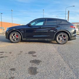 Alfa romeo stelvio rosso edizione omologata n1
