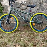 bicicletta BMX