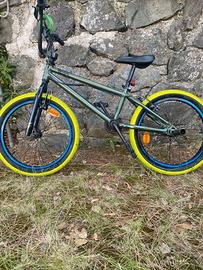 bicicletta BMX