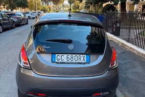 auto Lancia Ypsilon 1.2 GPL 69 CV EcoChic Elefant.