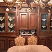 soggiorno completo di tavolo e sedie 