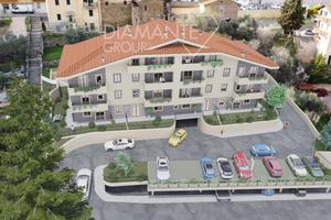 Appartamento a piano terra con terrazzza