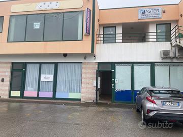 Capannone artigianale/commerciale