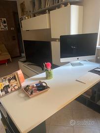 Scrivania + cappottiera  e libreria integrata