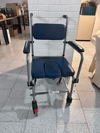 Sedia Comoda per invalidi con rotelle