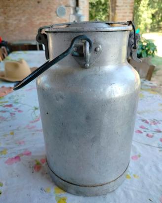 bidone latte antico