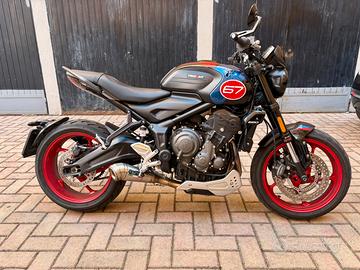 Triumph Trident 660 Triple Tribute