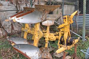 Aratro bivomere MORO