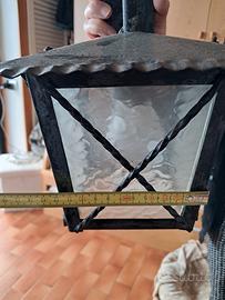 lampada in ferro battuto nera