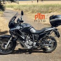 Honda XL 700 V Transalp con faretti aggiuntivi e t
